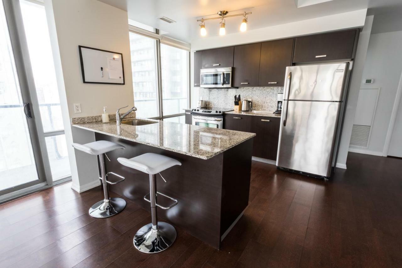 Altitude Suites Bay Street - Holiday Bonus - Free Parking Toronto Exterior photo