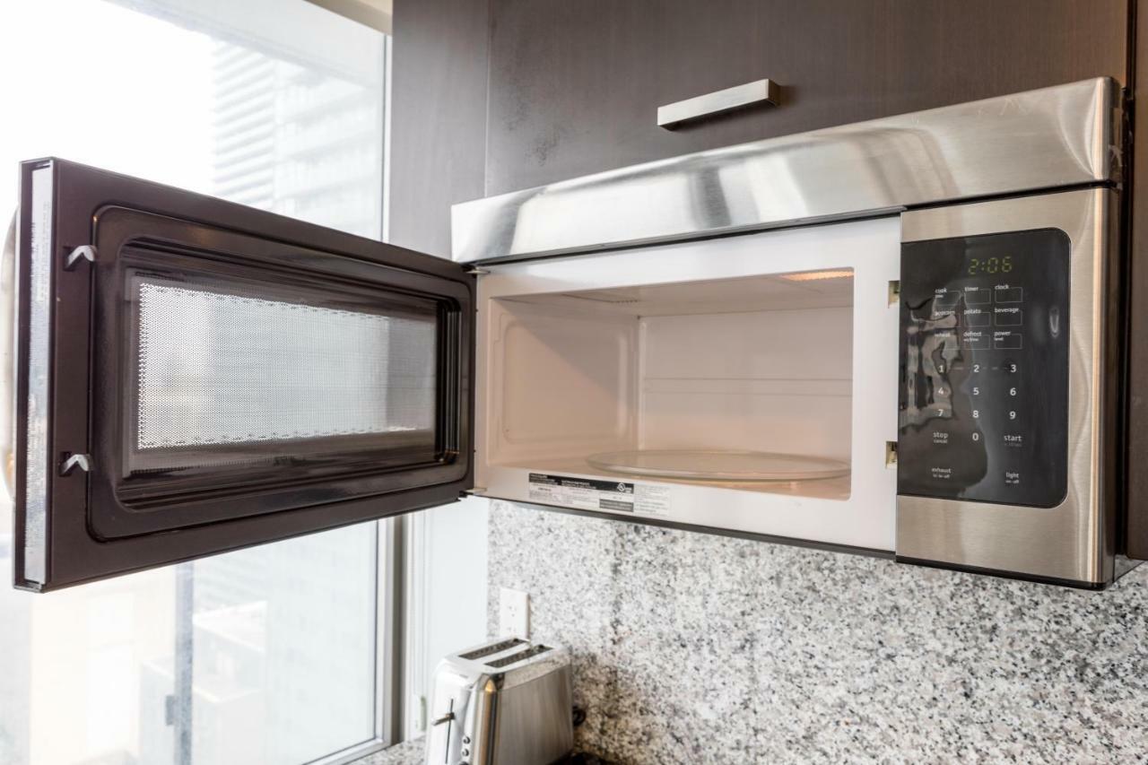 Altitude Suites Bay Street - Holiday Bonus - Free Parking Toronto Exterior photo
