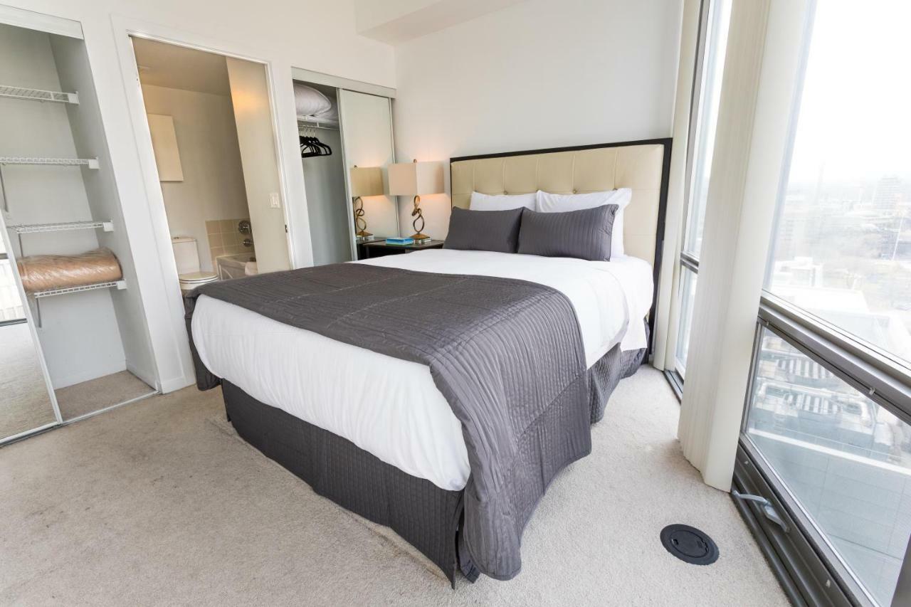 Altitude Suites Bay Street - Holiday Bonus - Free Parking Toronto Exterior photo