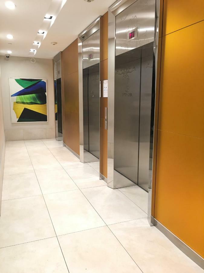 Altitude Suites Bay Street - Holiday Bonus - Free Parking Toronto Exterior photo